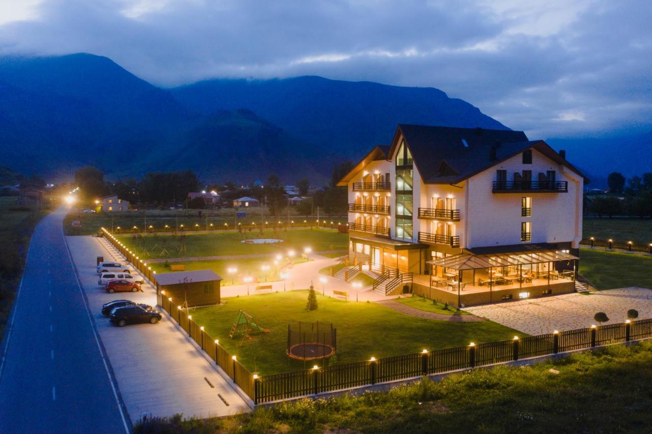 Suatis Resort Kazbegi Екстериор снимка