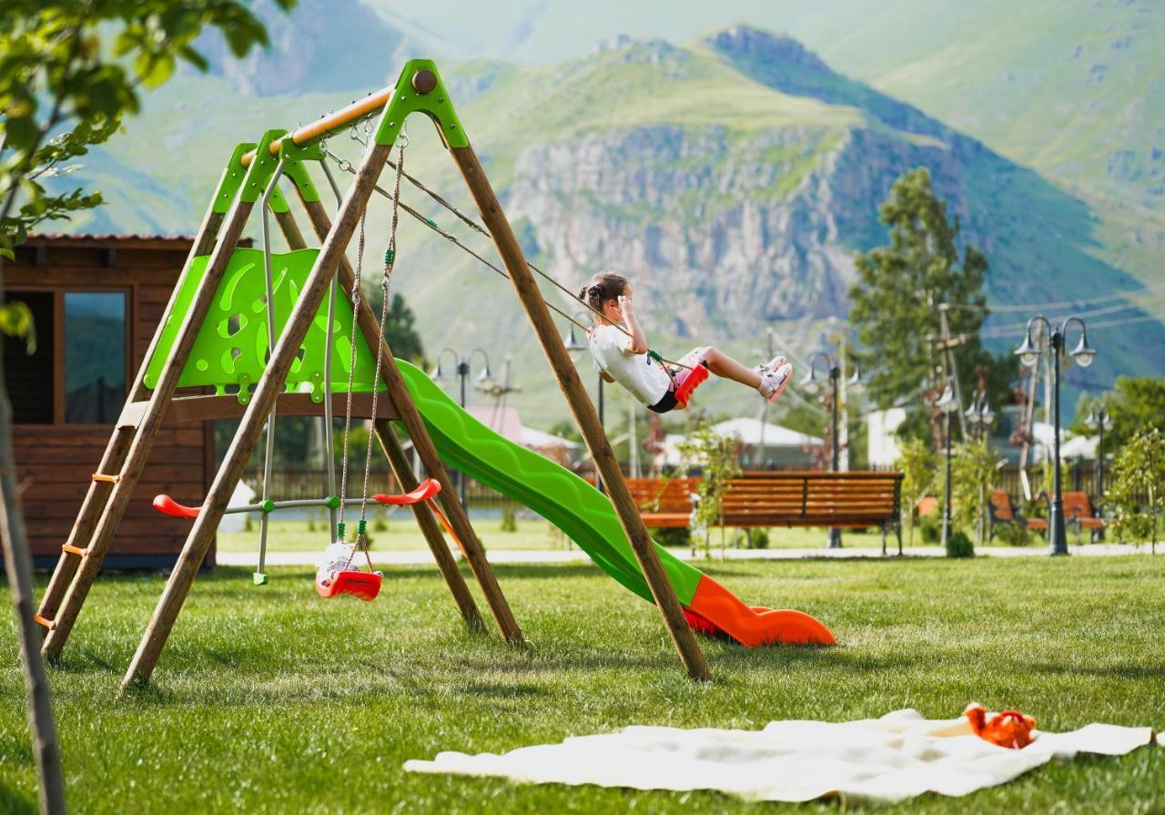 Suatis Resort Kazbegi Екстериор снимка